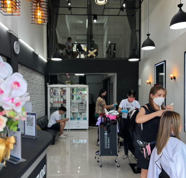 Viral Hair Studio